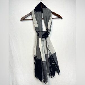 J Crew Navy/Cream Plaid Scarf